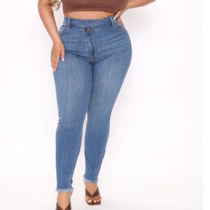 Fashion Nova Crossover Medium Wash Stretch Skinny Jeans